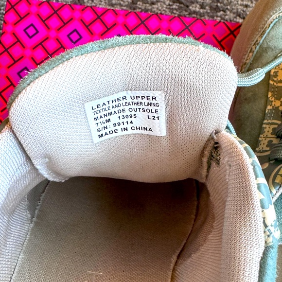 🤩Tory Burch T Monogram Good Luck Sneakers Blue/Cream White Size 7.5 like new!🤩 - Picture 7 of 13